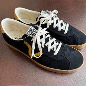 Vans Black and Yellow Low-Top Sneakers Mens size 12 - NEW